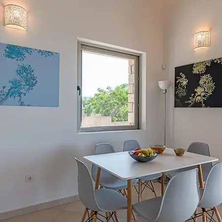 فيلة Costa Bianca *